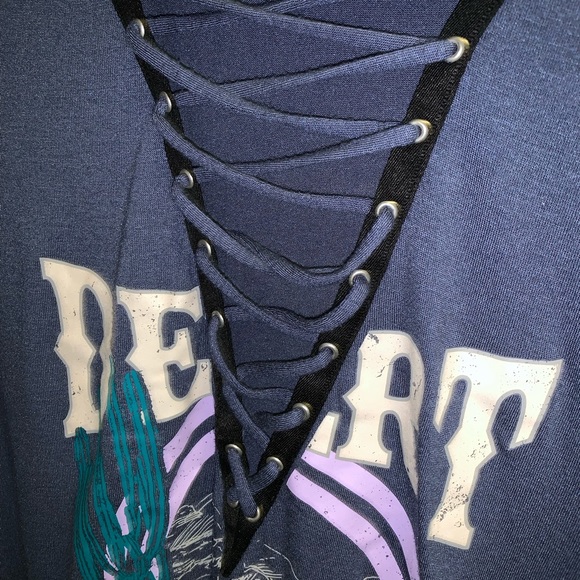 EXPRESS Cross Tied Graphic Tee - Picture 3 of 3